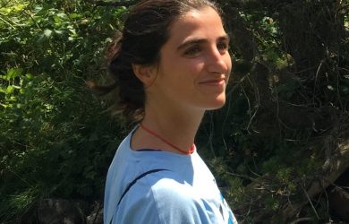 How can teenagers build resilience?