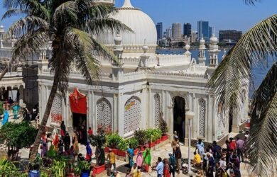 How and where do religious minorities claim their rights?