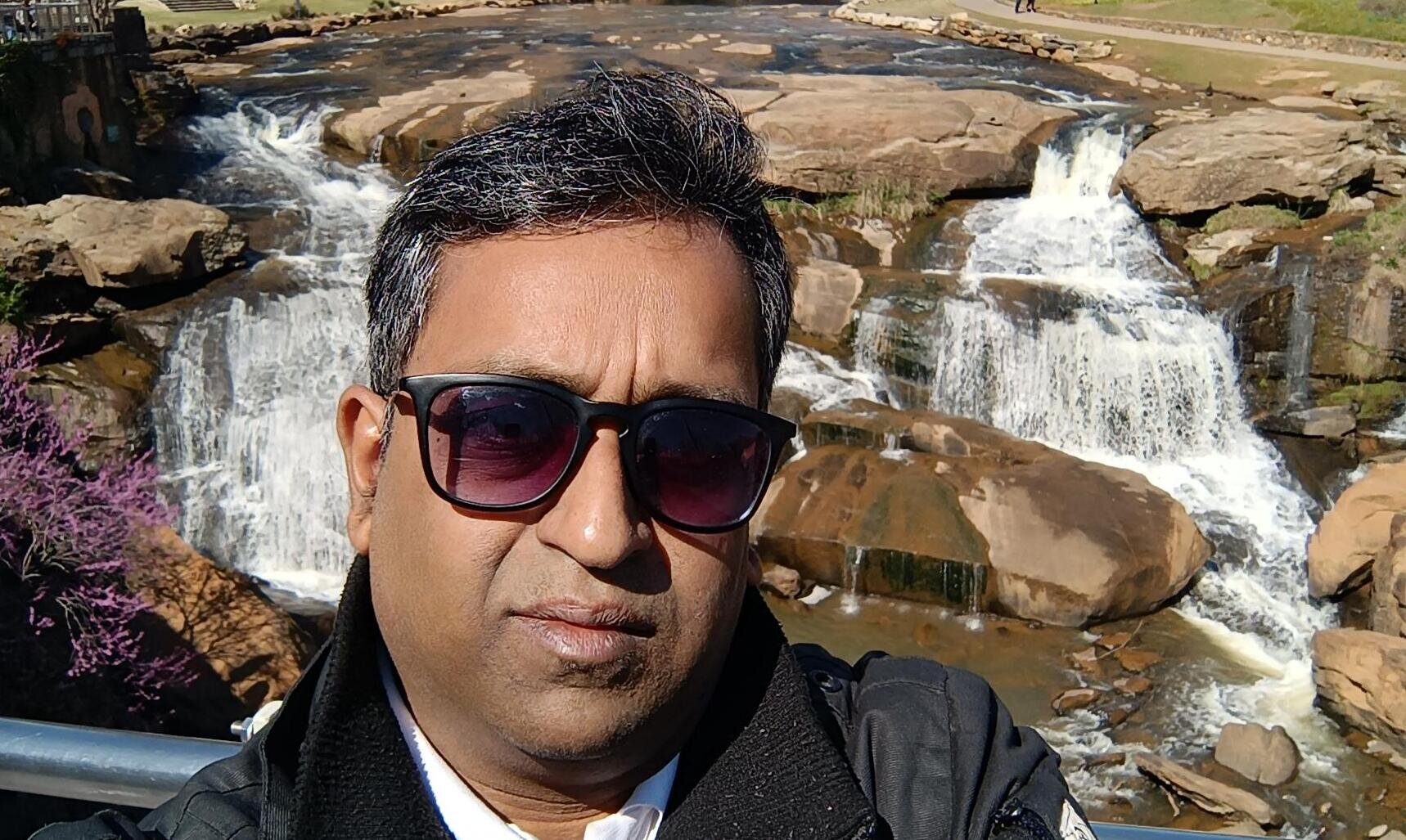 Scholar publishes new book on UI/UX design process